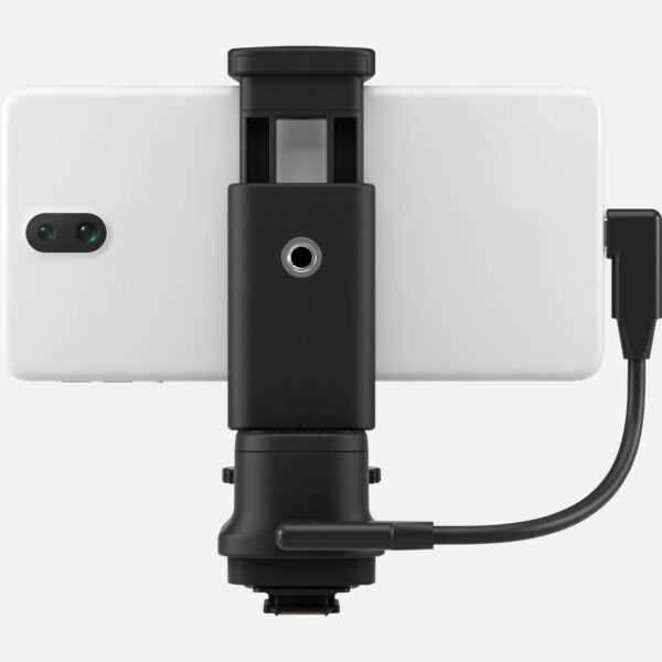 Verbinde dein Android-Smartphone mit der EOSR3 Kamera mit diesem Adapter fr den Multifunktions-Zubehrschuh zur optimalen Integration von Apps fr neue Workflows. Dieser Adapter ist ideal fr die Verwendung der Canon Mobile File Transfer App mit der EOSR3 und macht es noch einfacher, Bilder von der Kamera auf dein Android-Gert zu bertragen. Dank seines kleinen, leichten Designs kann man ihn auerdem bei jedem Shooting dabei haben egal wo das ist. Vorteile Mit diesem Adapter fr den Zubehrschuh hltst du Kamera und Smartphone perfekt in Verbindung Dieser kleine und leichte Adapter lsst sich zu jedem Shooting mitnehmen Sofortiges bertragen von Bildern der Kamera an das Smartphone, um Platz auf der Speicherkarte zu schaffen Ideal fr die Verwendung der Canon Mobile File Transfer App mit einer EOSR3 Kamera Lieferumfang AD-P1 Multifunktions-Zubehrschuh-Adapter fr Android Smartphones Smartphone-Halter USB-Kabel Kappe fr Zubehrschuh Benutzerhandbuch Kompatibilitt EOS R3 EOS R7 EOS R10